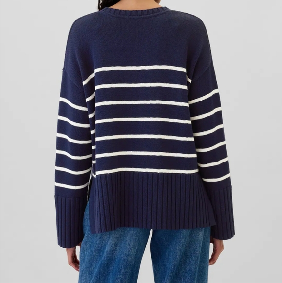 Oversized Split Hem Sweater With Stripes - Picture 4 of 8